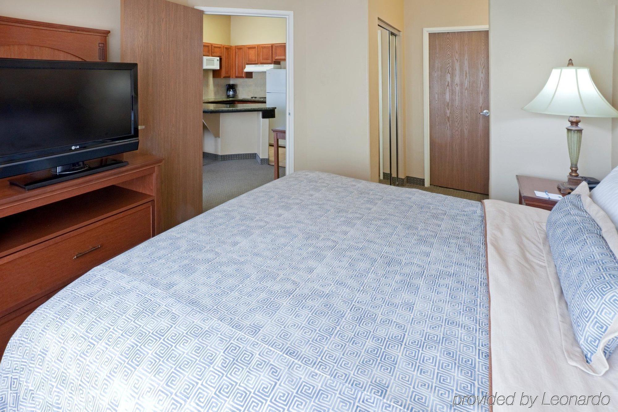 Staybridge Suites Lubbock-University Area, An Ihg Hotel Room photo
